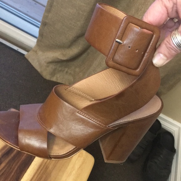 Ladies US 9 Leila Stone pump sandle - Picture 9 of 10